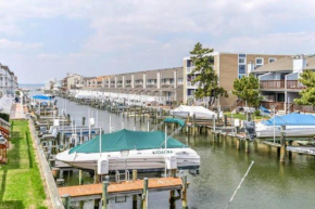 Lucy’s Bayside Paradise